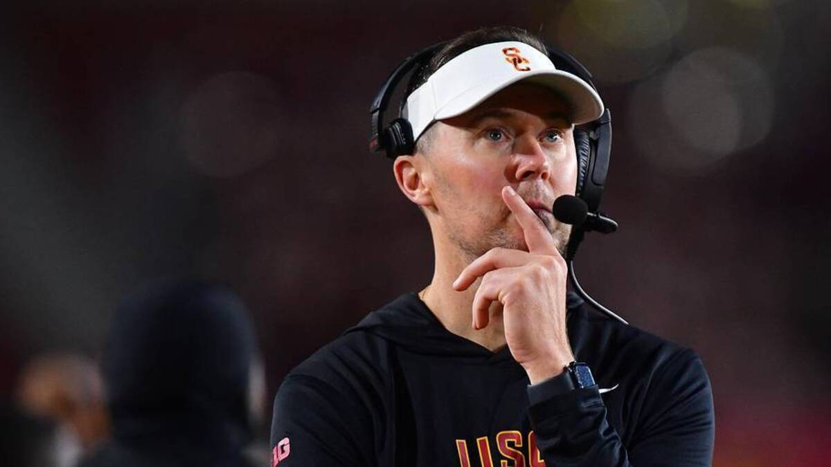  Nov 7, 2025; Los Angeles, California, USA; Southern California Trojans head coach Lincoln Riley watches game action against the Northwestern Wildcats during the second half at the Los Angeles Memorial Coliseum. Mandatory Credit: Gary A. Vasquez-Imagn Images | Gary A. Vasquez-Imagn Images 