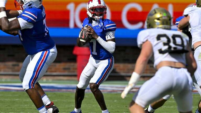 Kevin Jennings throws 5 TDs in first half as No. 17 SMU rolls UC Davis 