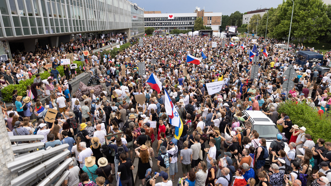Marchers in Prague protest government's public media funding changes 