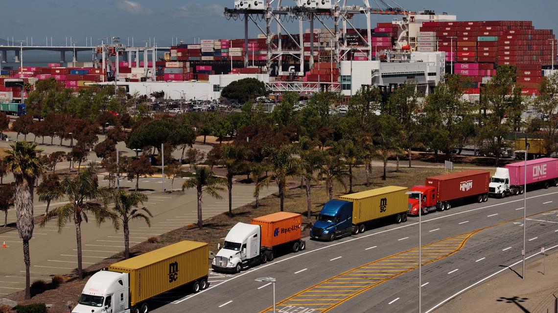 Commentary: Getting rogue truckers out from behind the wheel 