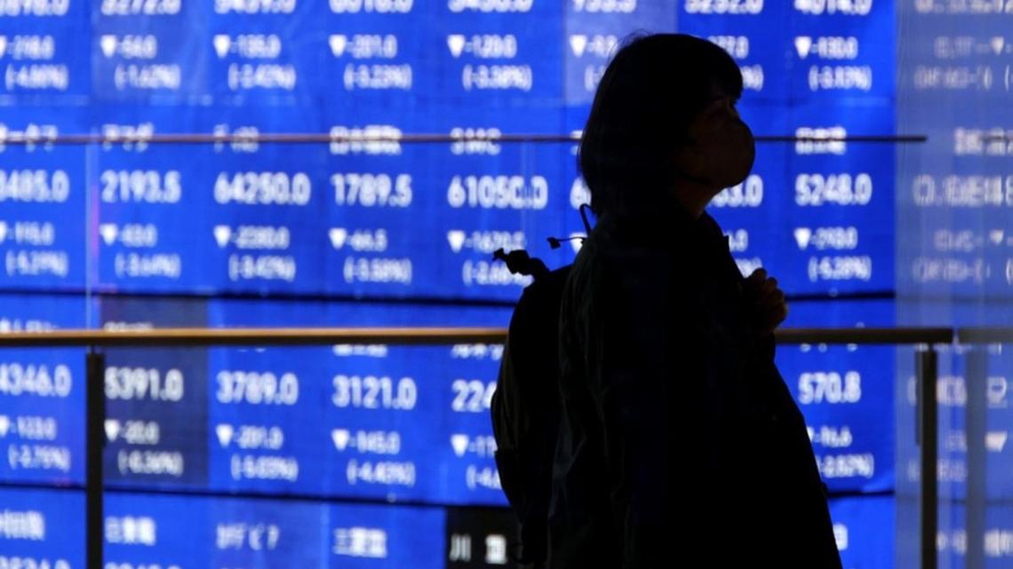 Nikkei drops nearly 1,000 yen after Trump speech rattles markets 