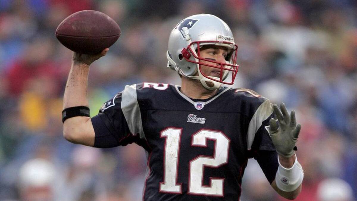  Nov 11, 2006; Foxborough, MA, USA; New England Patriots quarterback (12) Tom Brady during the 3rd quarter against the New York Jets at Gillette Stadium. Jets came away with the win 17 - 14. Mandatory Credit: David Butler II-Imagn Images Copyright © David Butler II | David Butler II-Imagn Images 