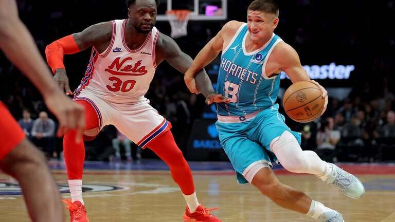 Hawks, Hornets collide searching for a 2-0 start 