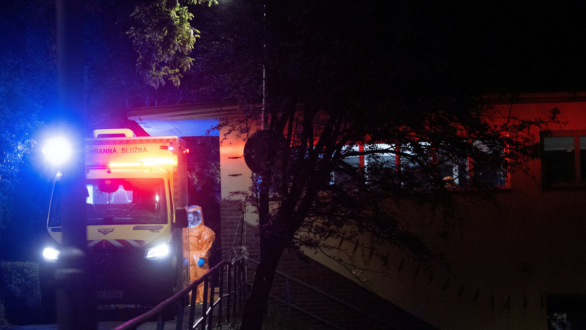 US doctor isolated in Czech hospital for Ebola monitoring released, heading home 