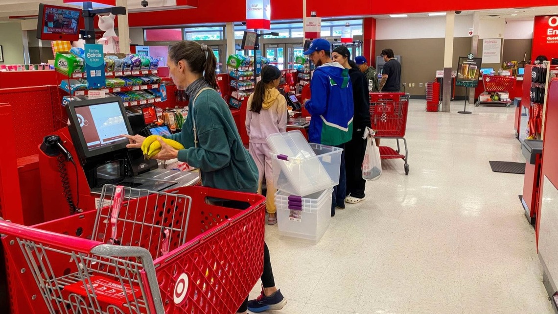 Target pledges price cuts as sales grow 
