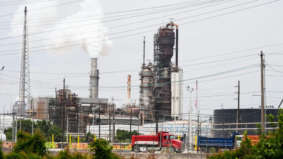 Trump administration moves to block public from enforcing environmental protection laws 