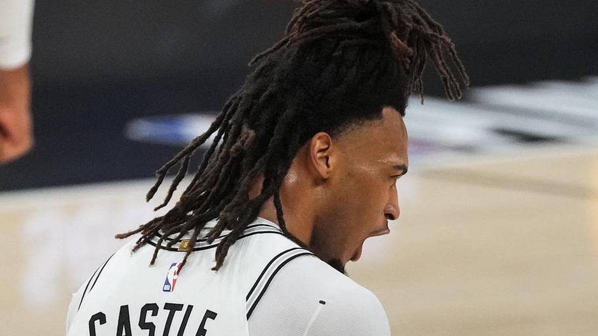  After struggling early in the series, Spurs guard Stephon Castle had a very solid performance against the Thunder in Game 4. | Scott Wachter-Imagn Images 