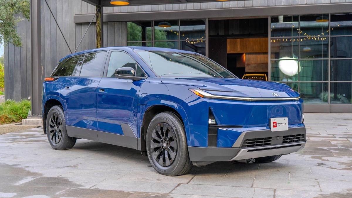 2027 Toyota Highlander EVCole Attisha