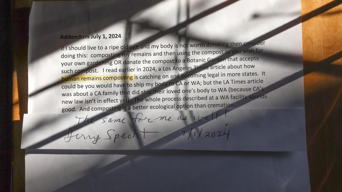 Roxann Specht’s 2024 note about choosing to compost her body after her death shows her husband Jerry Specht’s agreement to do the same. He wrote: “The same for me as well!” In 2025, Jerry died and Roxann carried out his wishes. (Stacey Wescott/Chicago Tribune/TNS)