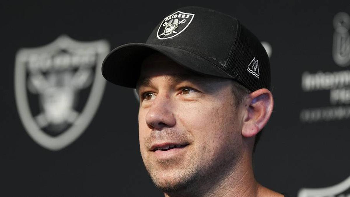  May 20, 2026; Henderson, NV, USA; Las Vegas Raiders head coach Klint Kubiak speaks during a news conference during organized team activities at Intermountain Health Performance Center. Mandatory Credit: Candice Ward-Imagn Images | Candice Ward-Imagn Images 
