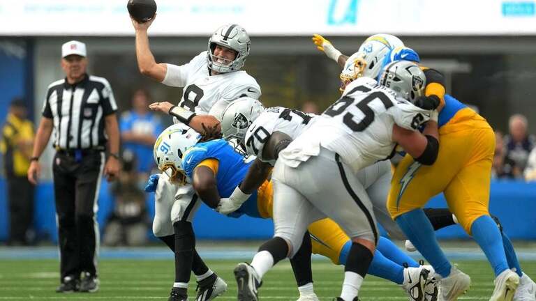 Kirk Cousins, Raiders earn road win over mistake-prone Chargers 