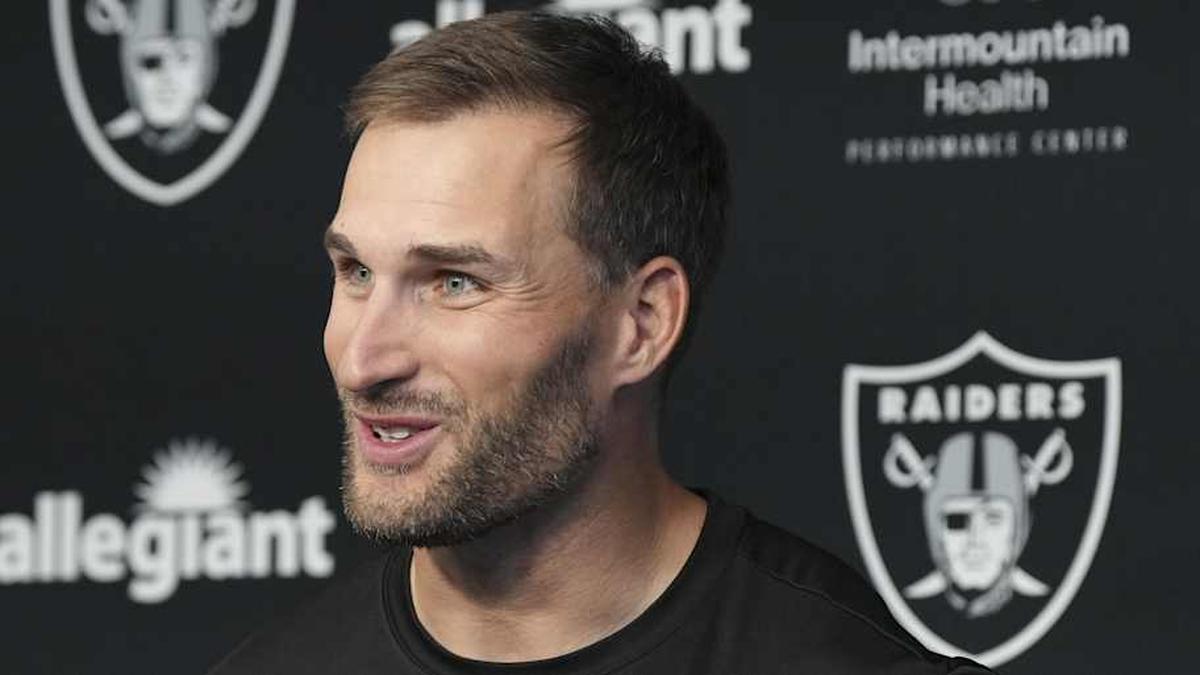 Apr 8, 2026; Las Vegas, NV, USA; Las Vegas Raiders quarterback Kirk Cousins speaks at a press conference at Intermountain Health Performance Center. Mandatory Credit: Candice Ward-Imagn Images | Candice Ward-Imagn Images 
