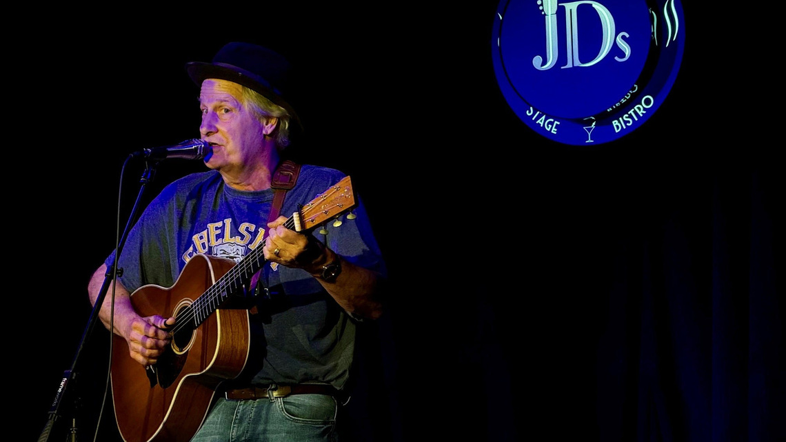 Jeff Daniels gives folksy welcome at grand opening of JDs Stage Bistro 