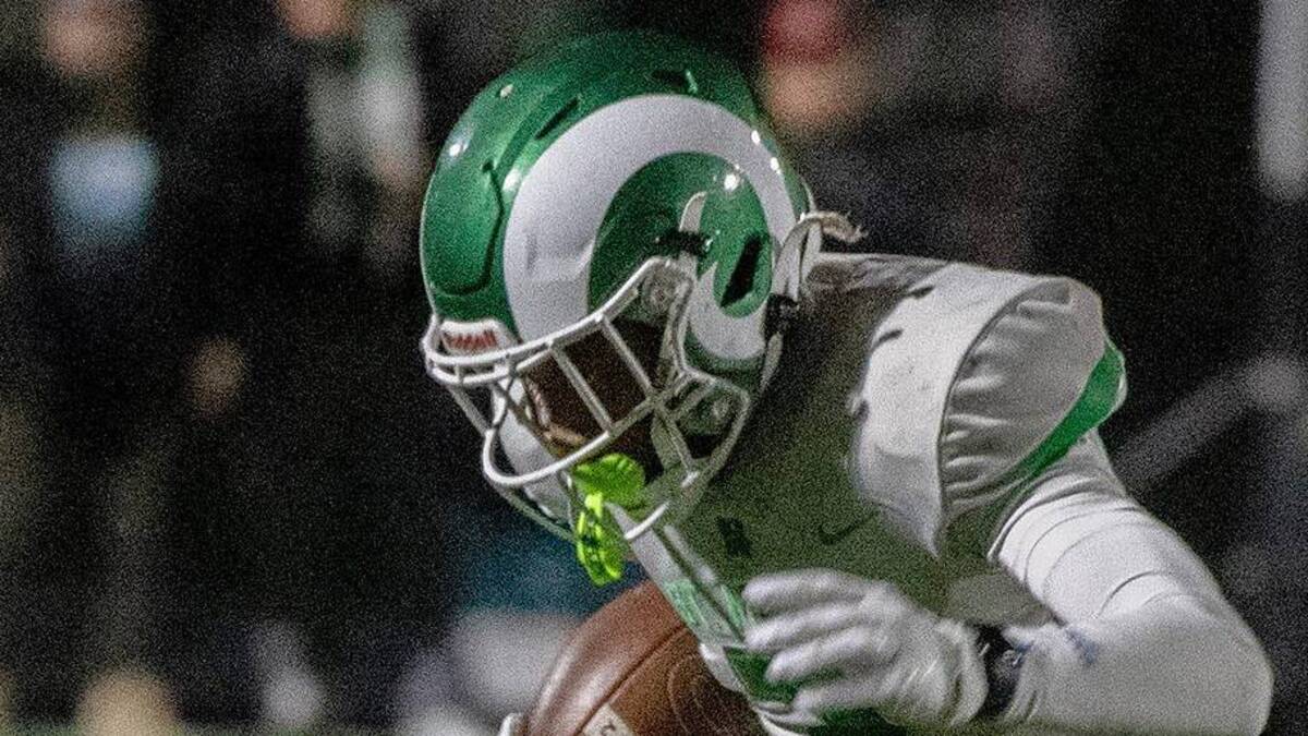  St. Mary's Kenneth Moore III, center, is tripped up by Manteca's Quinn Martinez, left, during the Sac-Joaquin Section Div. II football semifinal game against at Manteca's Guss Schmiedt Field in Manteca on Sept. 19. 2025. St. Mary's won 19-14. | CLIFFORD OTO/THE STOCKTON RECORD / USA TODAY NETWORK via Imagn Images 