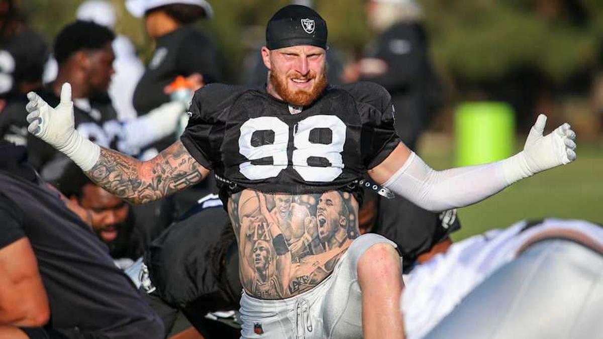  Las Vegas Raiders DE Maxx Crosby | Darrell Craig Harris, Sports Illustrated 
