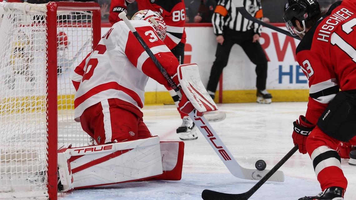 Red Wings' John Gibson, Cam Talbot combine to blank Devils 