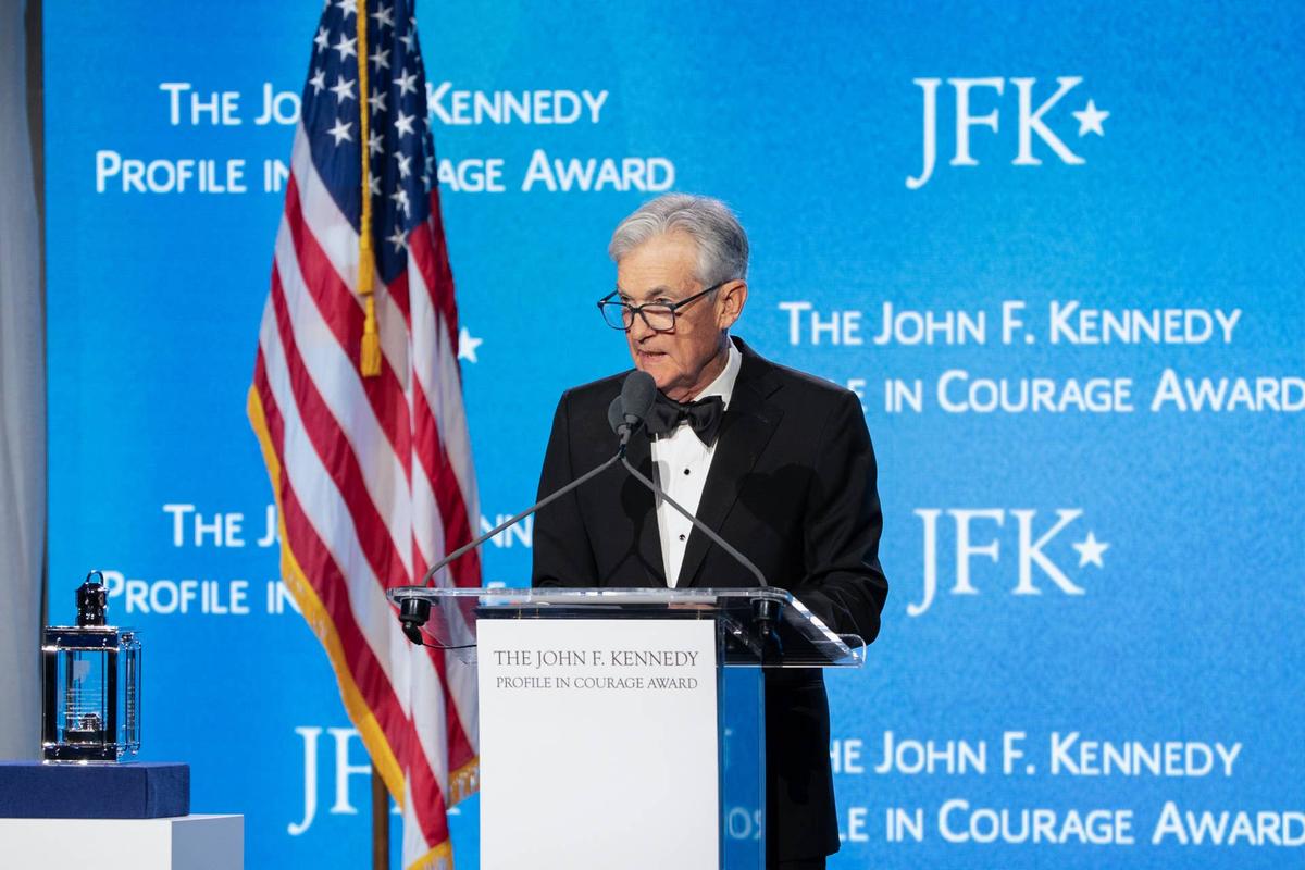  Jerome Powell sounds the alarm on the Fed. 