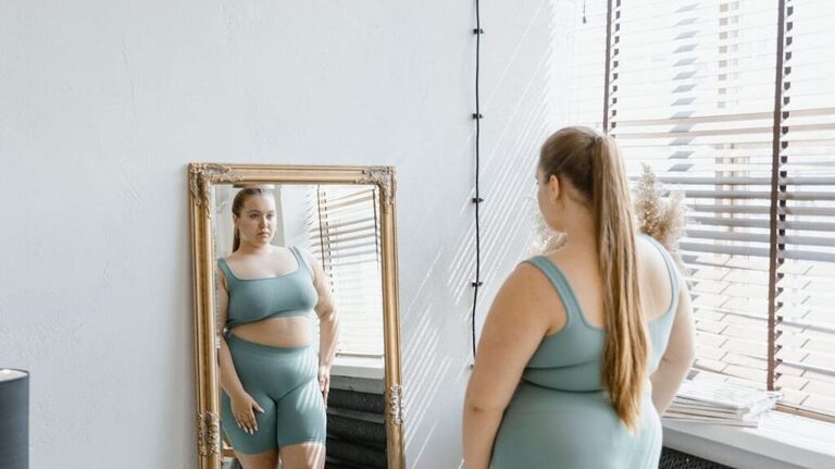 Study finds 3 in 4 new moms struggle with body image