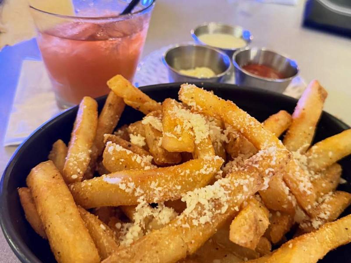  The MOST delicious French fries at RumFire at the Sheraton Waikiki. Photo credit: Kim Orlando 