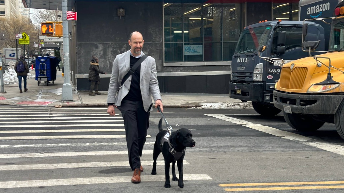 Blind CEO Is Raising His Guide Dog Differently With Manhattan as Their Training Ground 