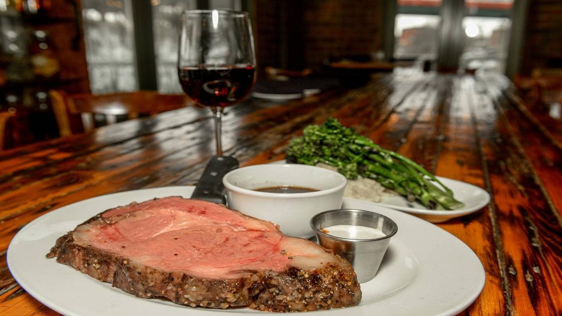 McCormick & Schmick's steak and seafood chain closes 80 locations 