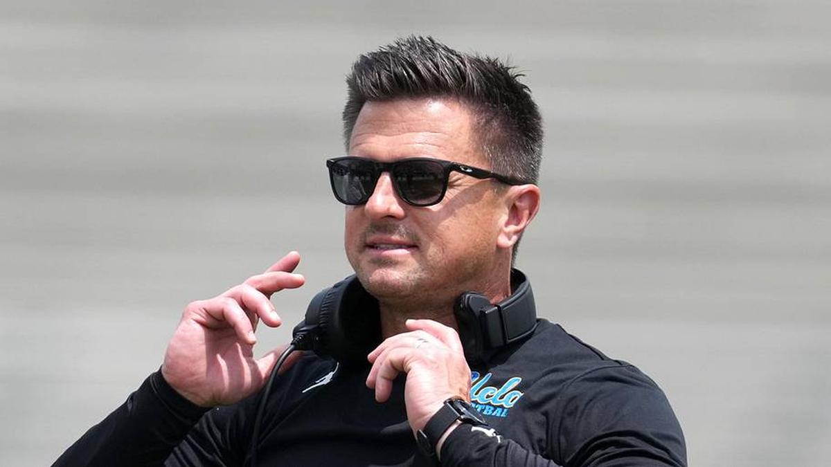  May 2, 2026; Pasadena, CA, USA; UCLA Bruins coach Bob Chesney reacts during the spring game at Rose Bowl. Mandatory Credit: Kirby Lee-Imagn Images | Kirby Lee-Imagn Images 