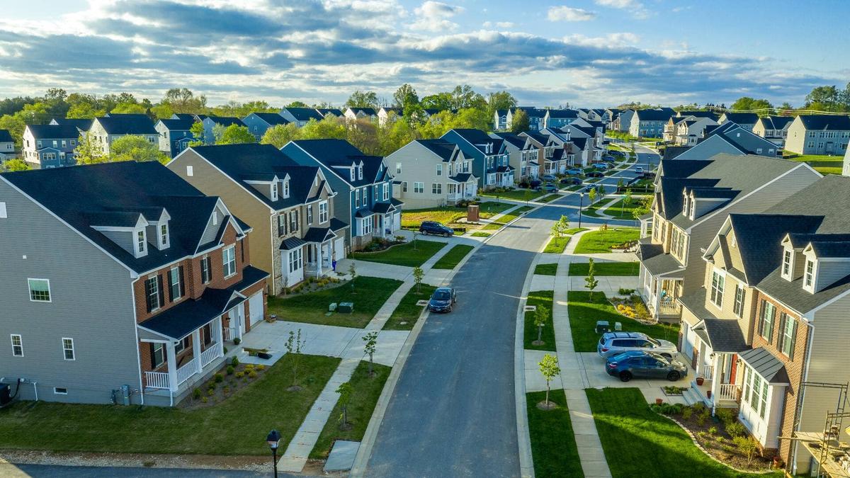  Real estate technology company Zillow predicts a 1.2% increase in annual home sales for 2026. 
