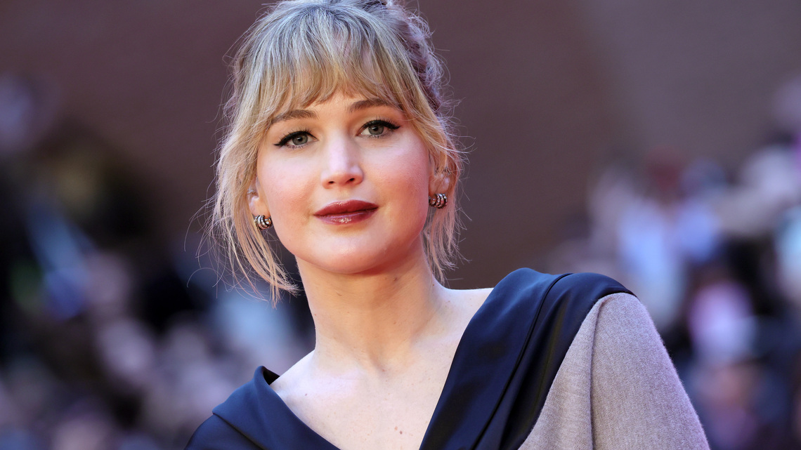 We're So Here for the Preppy Fall 'Boat' Shoes Jennifer Lawrence Wore Instead of Sneakers 