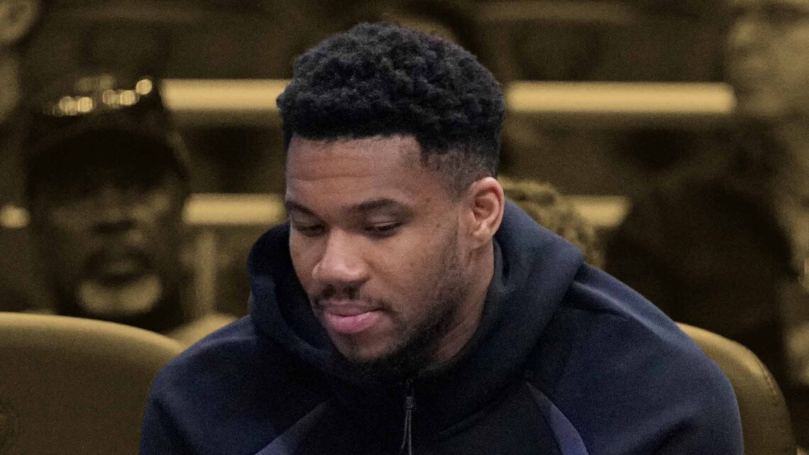 Giannis Antetokounmpo on the importance of legends that paved the way for him and younger NBA players: "Give flowers to the all-time greats" 