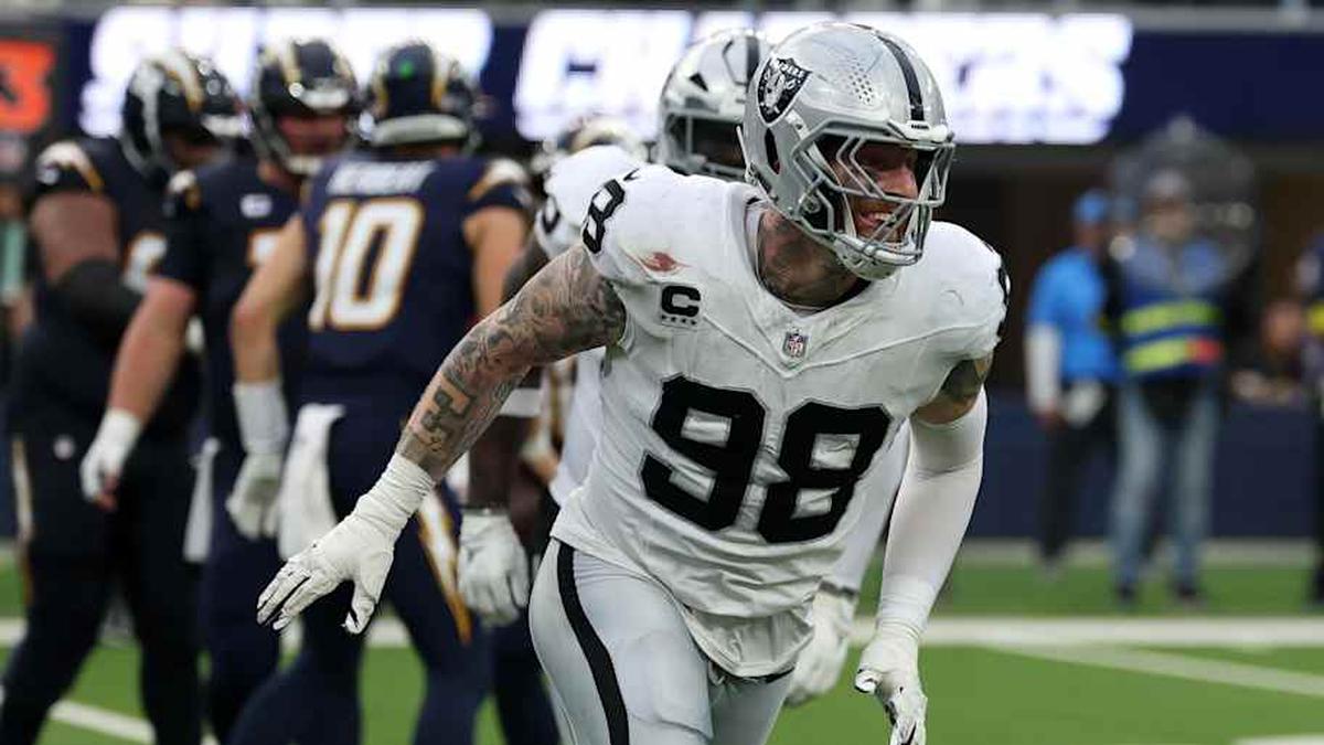  Nov 30, 2025; Inglewood, California, USA; Las Vegas Raiders defensive end Maxx Crosby (98) reacts after a tackle against the Los Angeles Chargers during the second half at SoFi Stadium. Mandatory Credit: Kiyoshi Mio-Imagn Images | Kiyoshi Mio-Imagn Images 