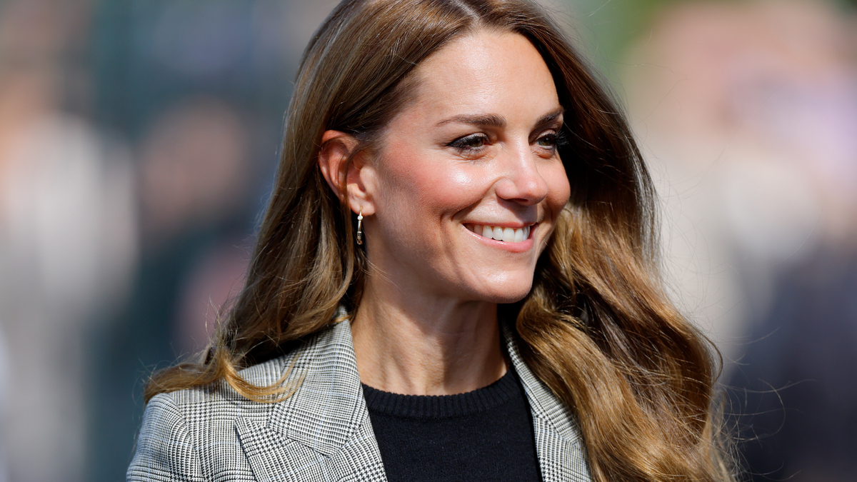 Kate Middleton Has Carried This French Tote for 20+ Years - Copy It for $10