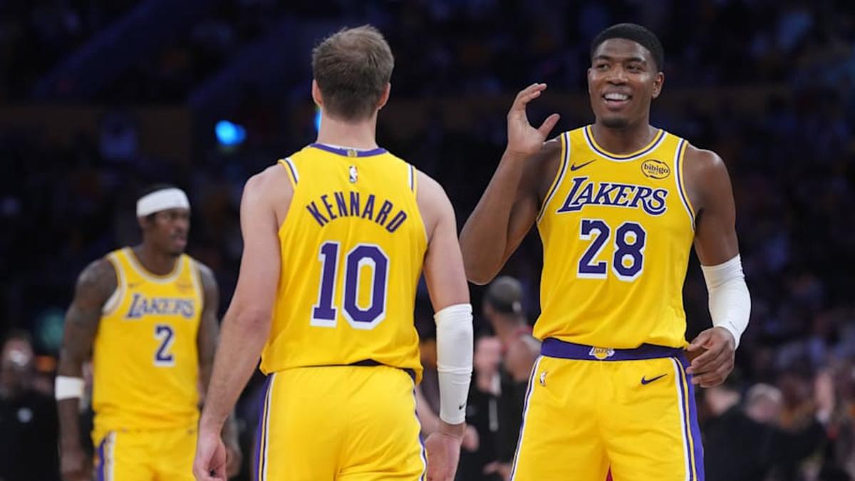  Luke Kennard and Rui Hachimura | Kirby Lee-Imagn Images 