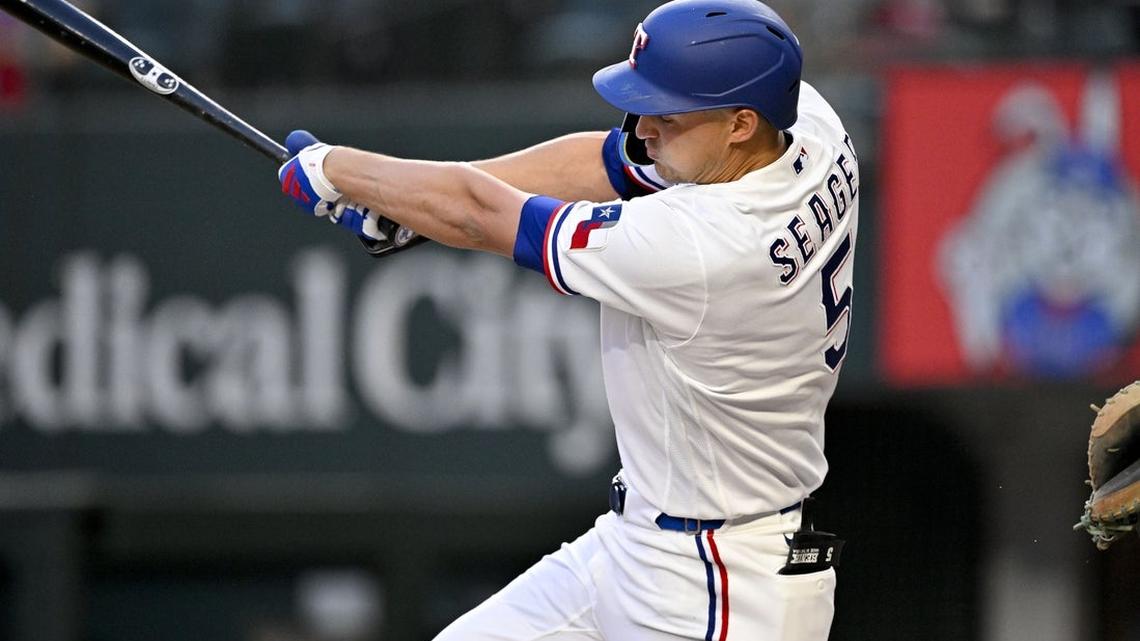 Corey Seager drives in 1, scores 1 as Rangers edge Mariners