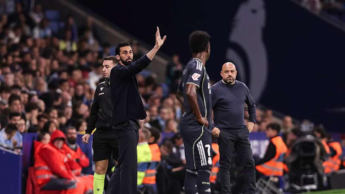  Álvaro Arbeloa deployed a head-scratching attack. | Javier Borrego/Europa Press/Getty Images 
