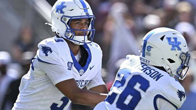Top 25 roundup: Kenny Minchey leads Kentucky to upset of No. 9 Texas A&M 