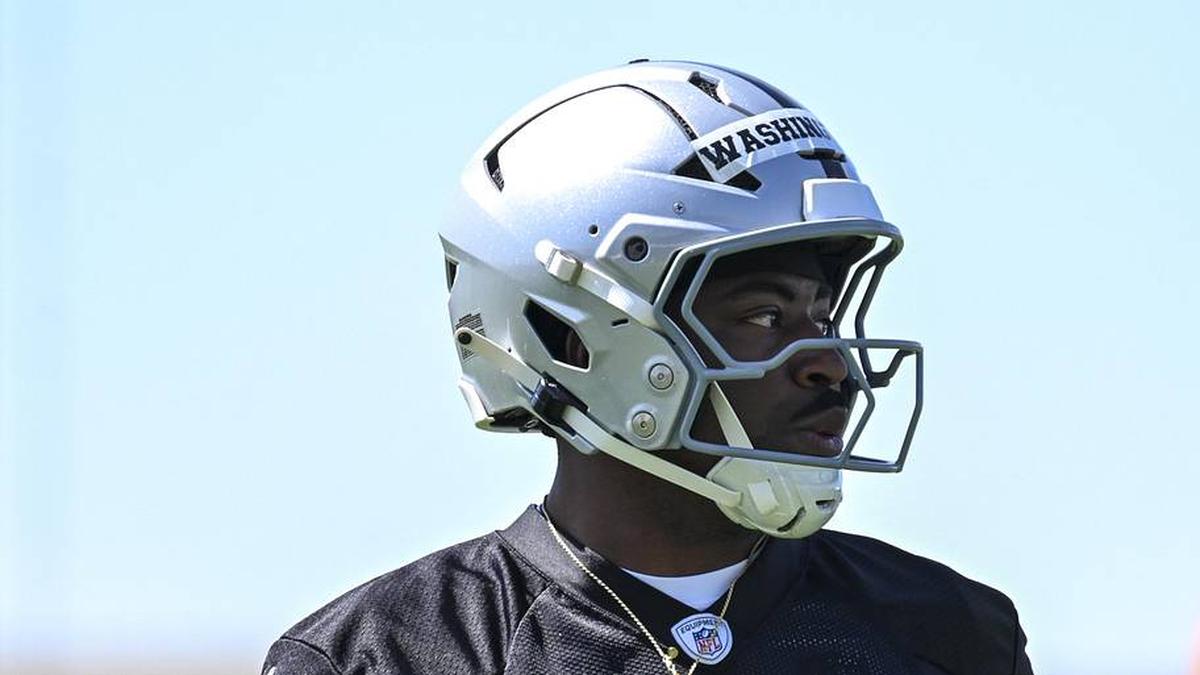  May 2, 2026; Henderson, NV, USA; Las Vegas Raiders running back Mike Washington Jr. (30) warms up during a Rookie Minicamp at Intermountain Health Performance Center. Mandatory Credit: Candice Ward-Imagn Images | Candice Ward-Imagn Images 