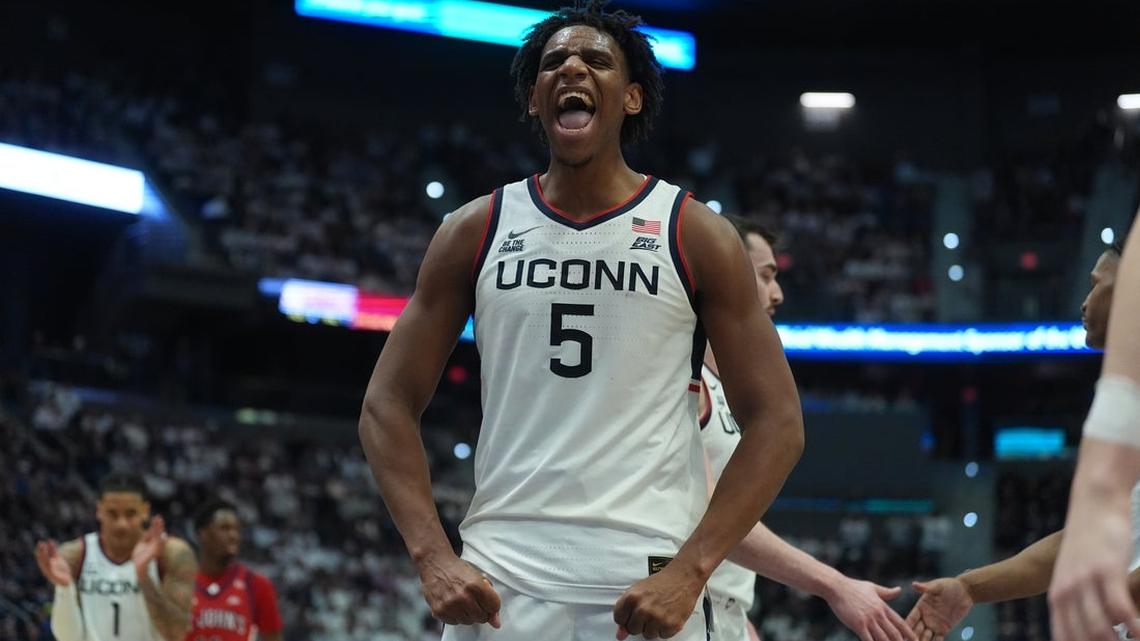 Suffocating defenses clash as No. 6 UConn meets Seton Hall 