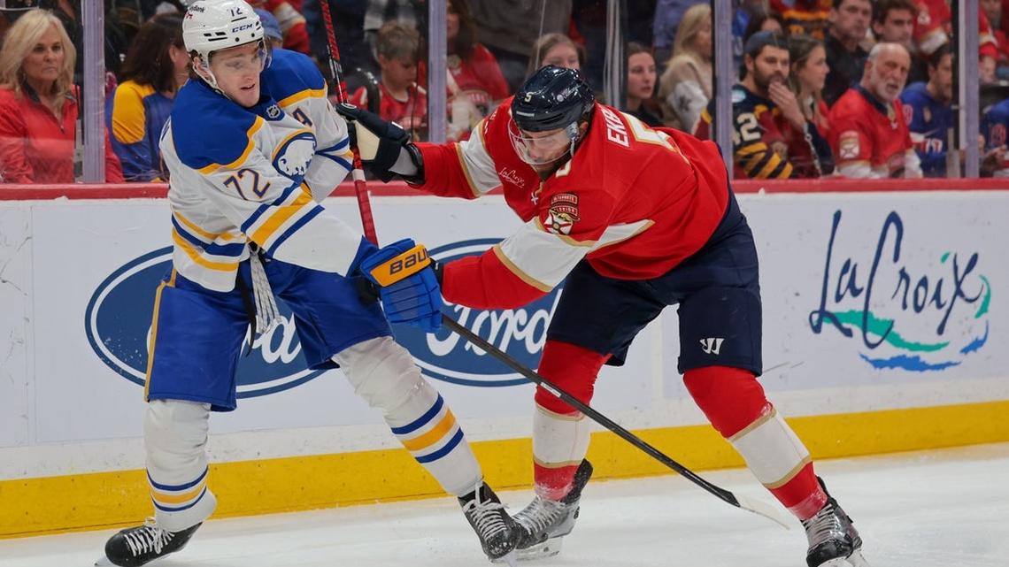 Atlantic Division lead on line when Lightning, Sabres meet  