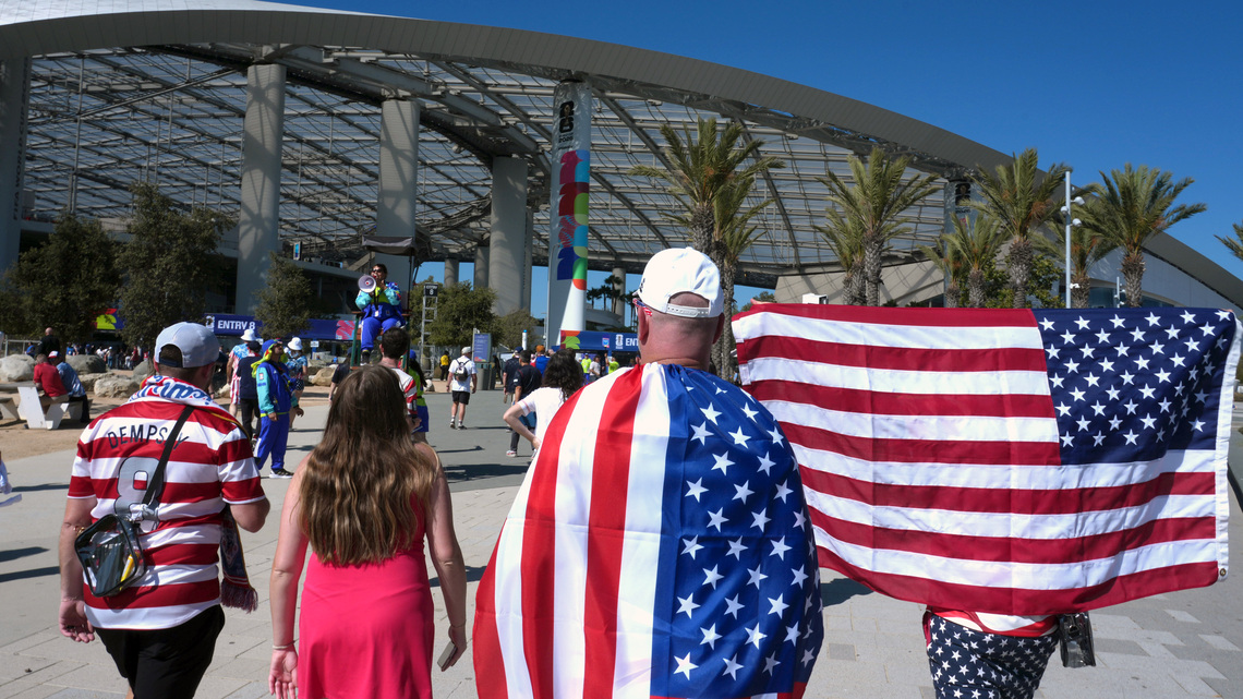 Soccer-World Cup fans left flustered by last-minute StubHub ticket cancellations 