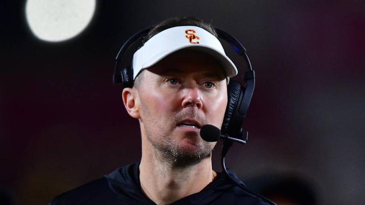  Nov 7, 2025; Los Angeles, California, USA; Southern California Trojans head coach Lincoln Riley watches game action against the Northwestern Wildcats during the second half at the Los Angeles Memorial Coliseum. Mandatory Credit: Gary A. Vasquez-Imagn Images | Gary A. Vasquez-Imagn Images 