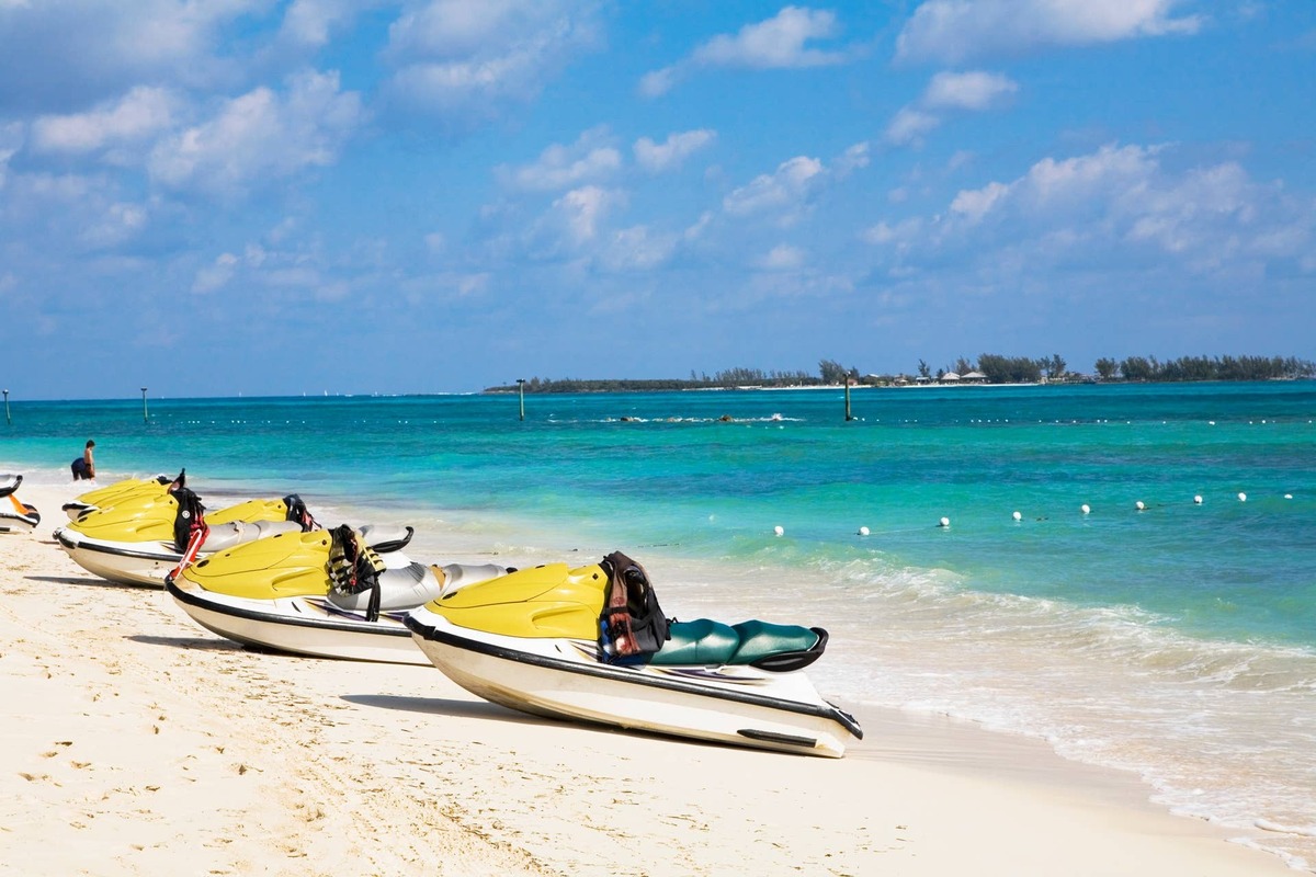  The U.S. Embassy in The Bahamas advises against renting jet skis in Nassau and Paradise Island. 