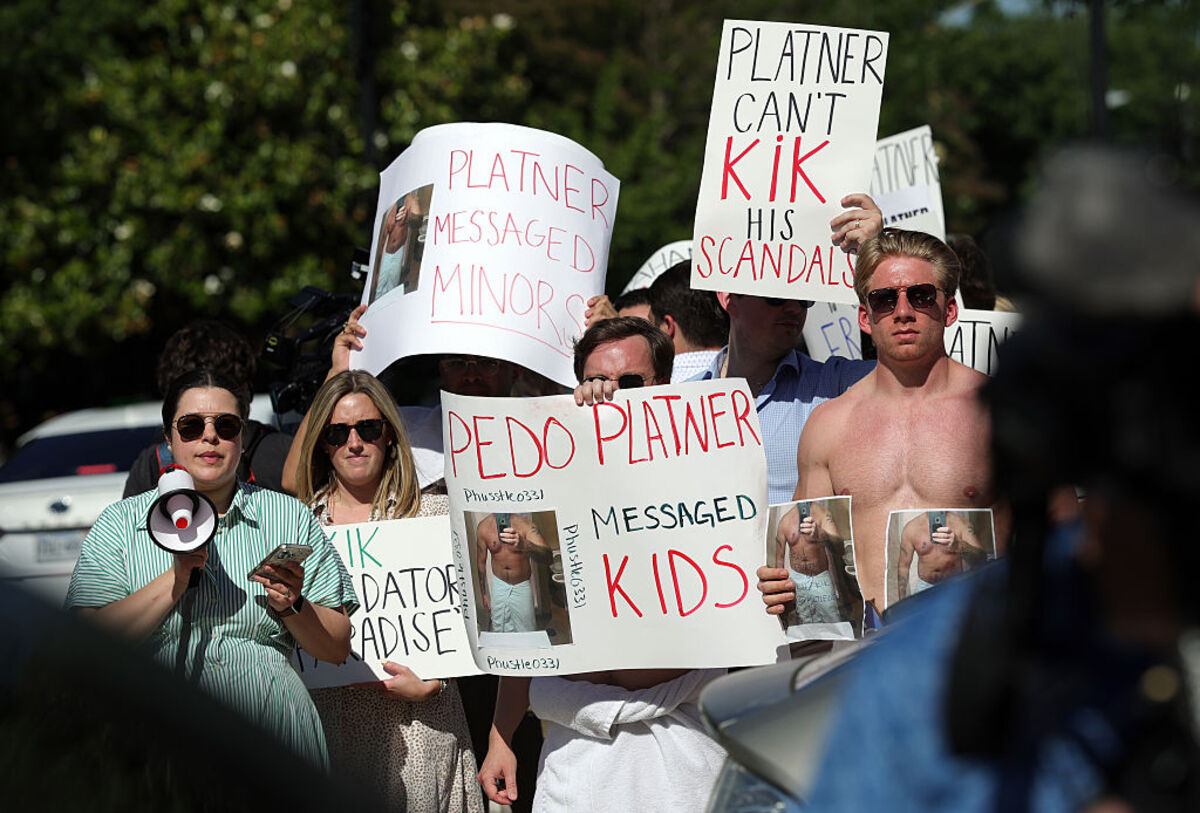  Demonstrators protest outside the Democratic Senatorial Campaign Committee as U.S. Senate candidate Graham Platner of Maine meets with senators on June 2, 2026, in Washington. Platner is meeting with Democrats after allegations surfaced that he sent sexually explicit text messages to multiple women. 