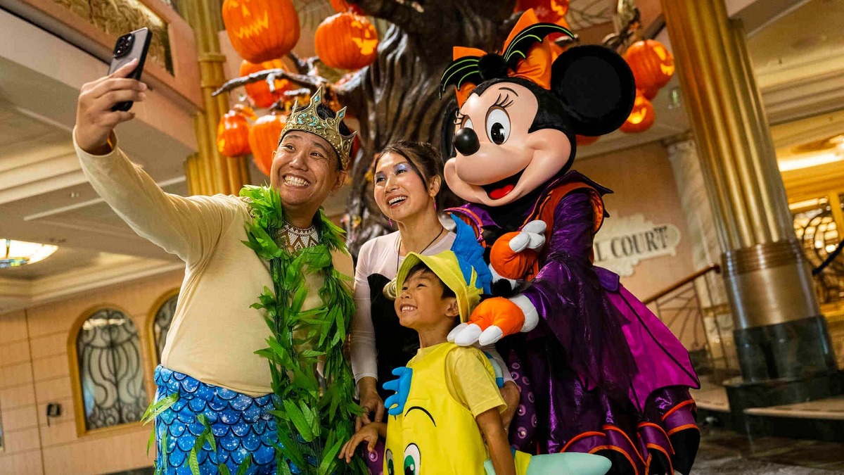  Disney Cruise Line's Halloween on the High Seas sailings feature a pumpkin tree, costumed characters, trick-or-treating and more. 