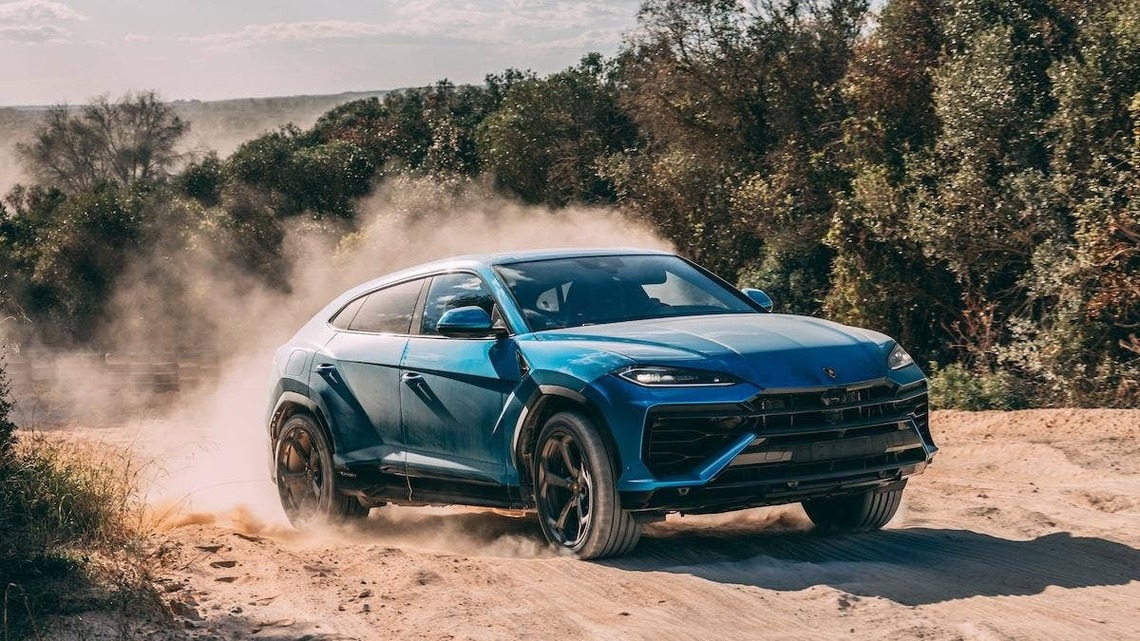 Lamborghini Urus SE vs. Porsche Cayenne Turbo E-Hybrid: Which Hybrid Super-SUV Would We Buy? 