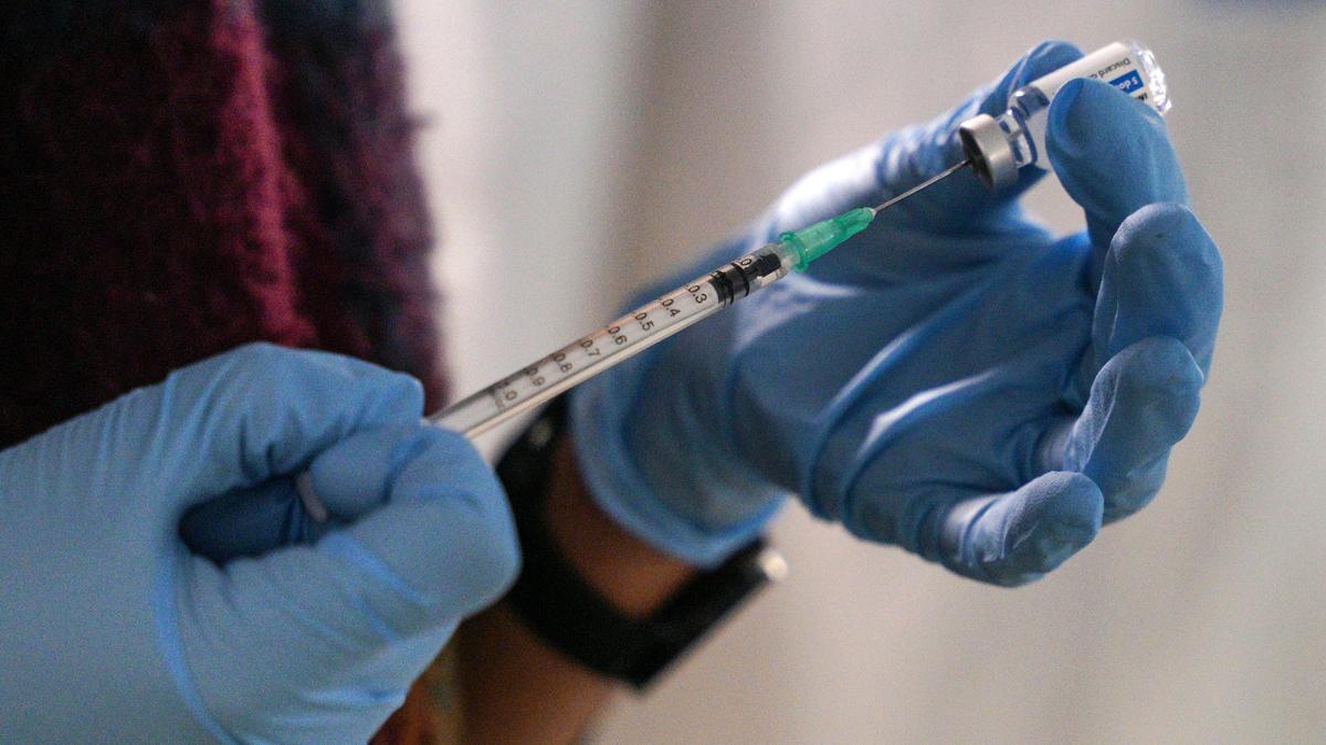 The KCQ team answered your top coronavirus questions to make sure you have the information you need before gathering for the holidays. (AP Photo/Panagiotis Balaskas)