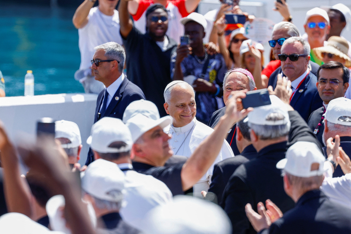 Pope Leo XIV arrives for a meeting with organizations working with migrants at the Port of Arguineguin, during his apostolic journey on the island of Gran Canaria, Spain June 11, 2026. REUTERS/Borja Suarez