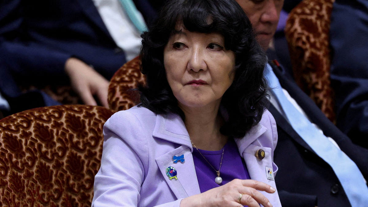 FILE PHOTO: FILE PHOTO: Japan's Finance Minister Satsuki Katayama attends the upper house budget committee session at the parliament in Tokyo, Japan April 7, 2026.  REUTERS/Issei Kato/File Photo/File Photo