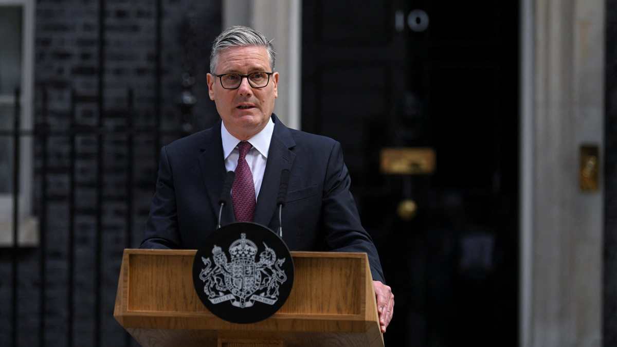 British Prime Minister Keir Starmer speaks as he announces the timeline for his resignation, outside 10 Downing Street, in London, Britain, June 22, 2026. REUTERS/Jaimi Joy