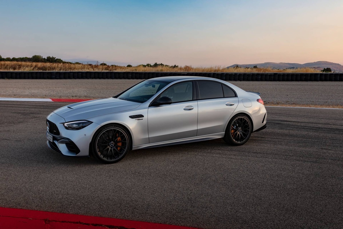  Mercedes-AMG C 63 S E PERFORMANCE