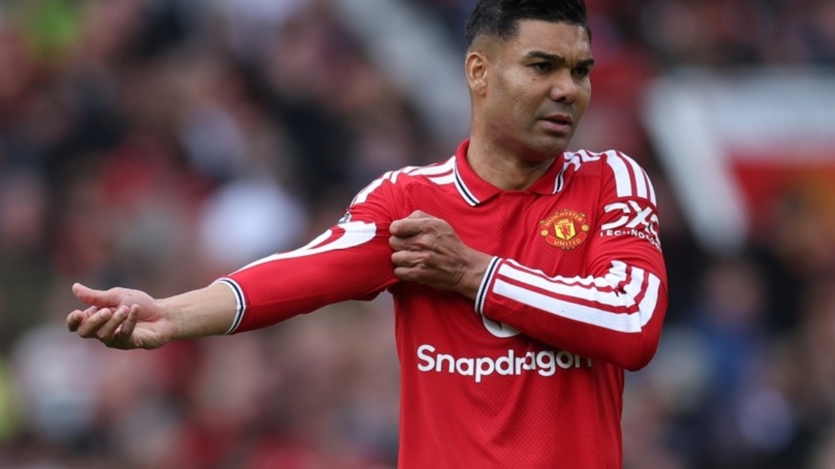 MANCHESTER (United Kingdom), 17/05/2026.- Casemiro of Manchester United looks on during the English Premier League match Manchester United against Nottingham Forest, in Manchester, Britain, 17 May 2026. (Reino Unido) EFE/EPA/ADAM VAUGHAN EDITORIAL USE ONLY. No use with unauthorized audio, video, data, fixture lists, club/league logos, 'live' services or NFTs. Online in-match use limited to 120 images, no video emulation. No use in betting, games or single club/league/player publications.